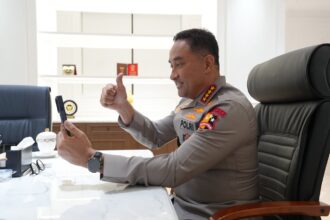 Kapolri Jenderal Polisi Suyudi Ario Seto memberikan dukungan kepada Iptu M. Agus Setiawan, Kanit Patroli Samapta Polresta Palangka Raya, Rabu (21/10/2026).