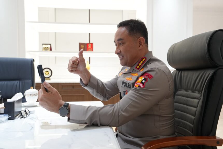 Kapolri Jenderal Polisi Suyudi Ario Seto memberikan dukungan kepada Iptu M. Agus Setiawan, Kanit Patroli Samapta Polresta Palangka Raya, Rabu (21/10/2026).