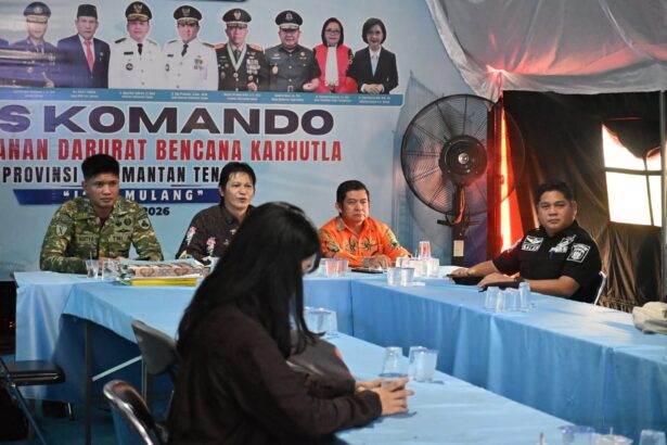 Kepala Bidang Pencegahan dan Kesiapsiagaan BPBD Kota Palangka Raya, Heri Pauzi saat mengikuti rapat koordinasi pemantauan penanganan karhutla di Provinsi Kalimantan Tengah, Kamis (29/10/2026).