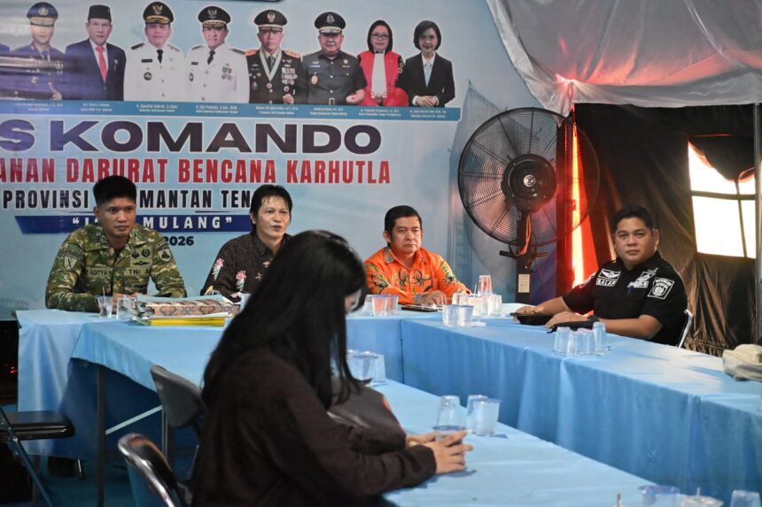 Kepala Bidang Pencegahan dan Kesiapsiagaan BPBD Kota Palangka Raya, Heri Pauzi saat mengikuti rapat koordinasi pemantauan penanganan karhutla di Provinsi Kalimantan Tengah, Kamis (29/10/2026).