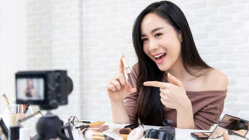 influencer-produk-kecantikan-di-medsos