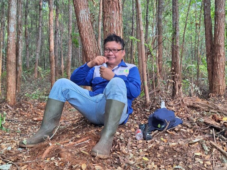 Dosen Fakultas Kehutanan Universitas Palangka Raya (UPR) sekaligus peneliti CIMTROP UPR, Kitso Kusin.